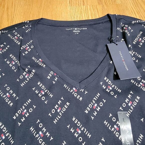 Tommy Hilfiger Women's V Neck All Over Logo Printed T Shirt Tee Navy Large L - Picture 6 of 6